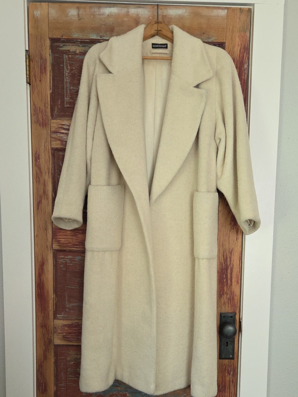 Classic Harvé Benard Cream Wool Overcoat